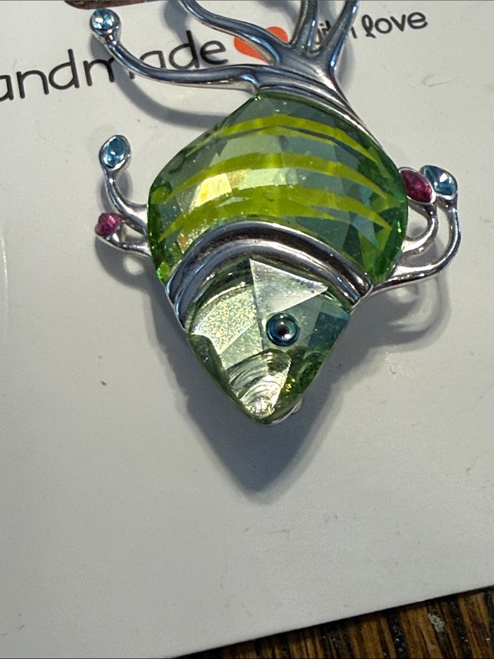 Swarski fish pin. Has a little chip in it. See pictures. - Picture 4 of 4